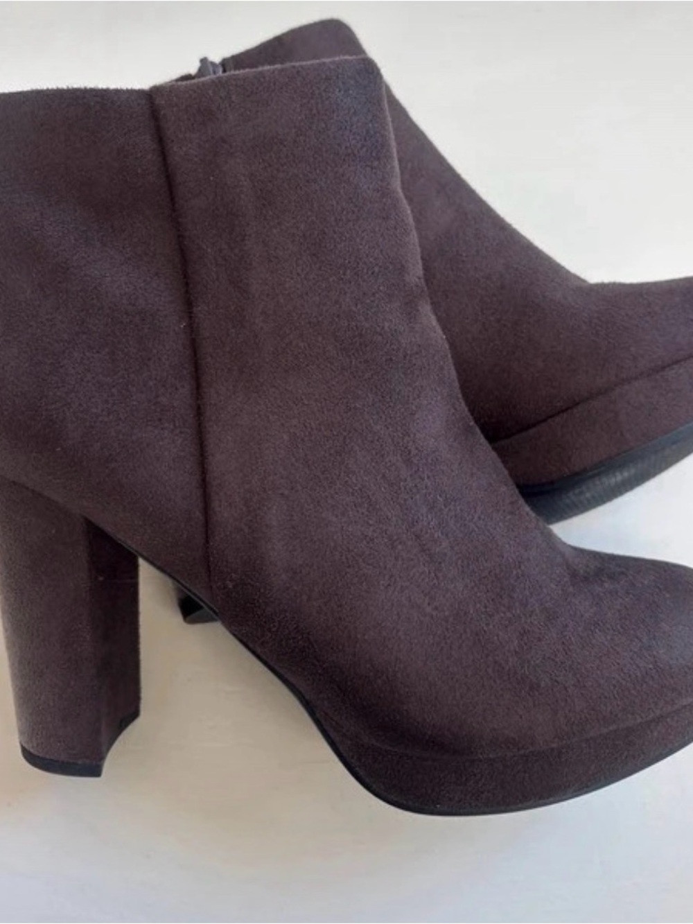 Women's Size 9 Dream Pairs Dark Brown Suede Ankle Booties with Block Heel